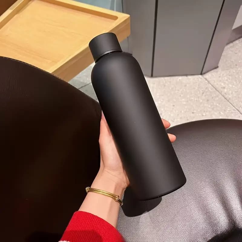 Matte Black Stainless Steel Water Bottle – Sleek, Modern &amp; Leak-Proof